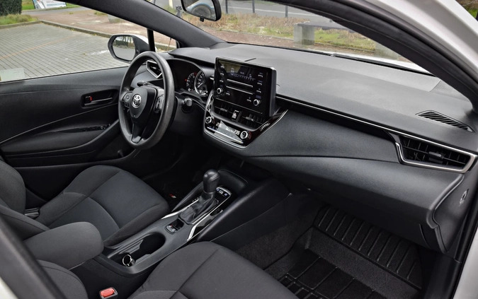 Toyota Corolla cena 63900 przebieg: 230000, rok produkcji 2019 z Boguchwała małe 529